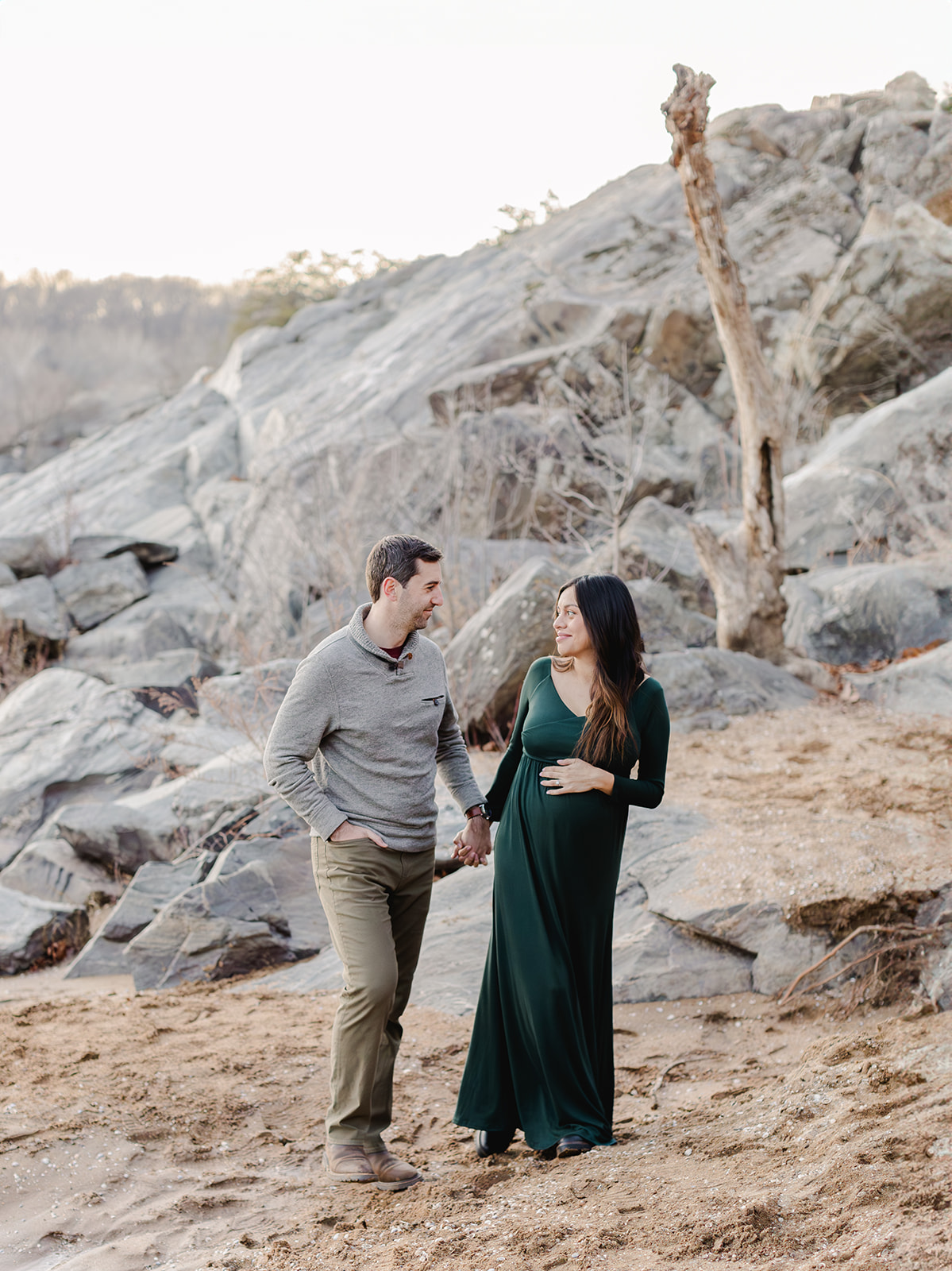 northern virginia maternity photos by a river and cliffs
