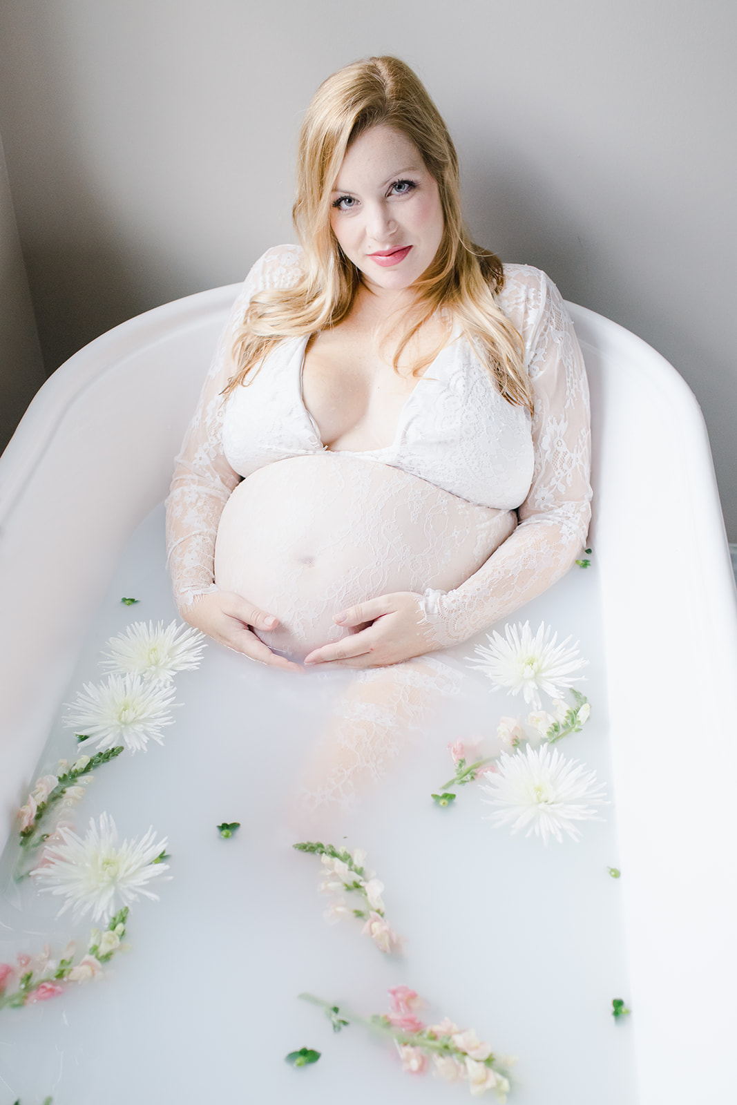 Milk bath maternity session