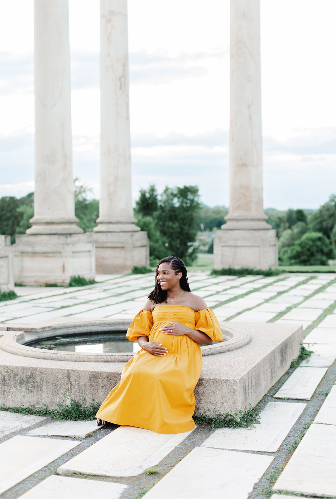 maternity session with columns