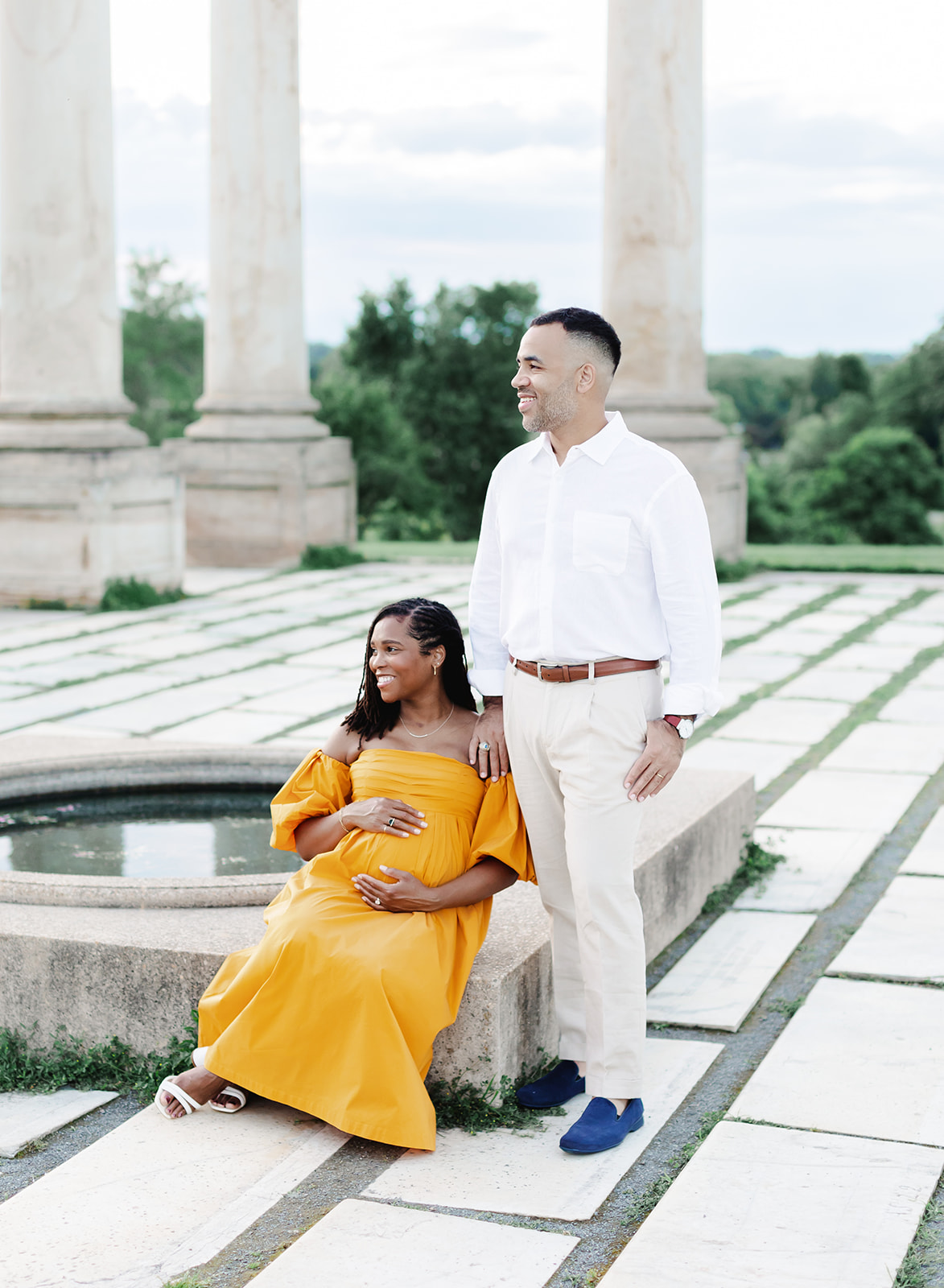 maternity session with columns