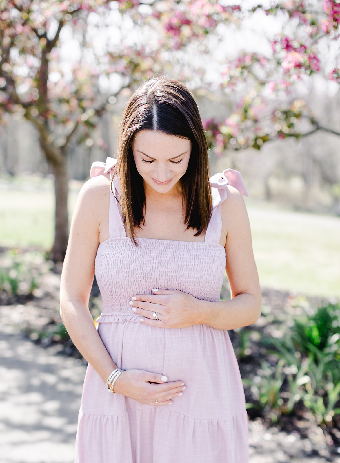 pregnancy announcement photo shoot