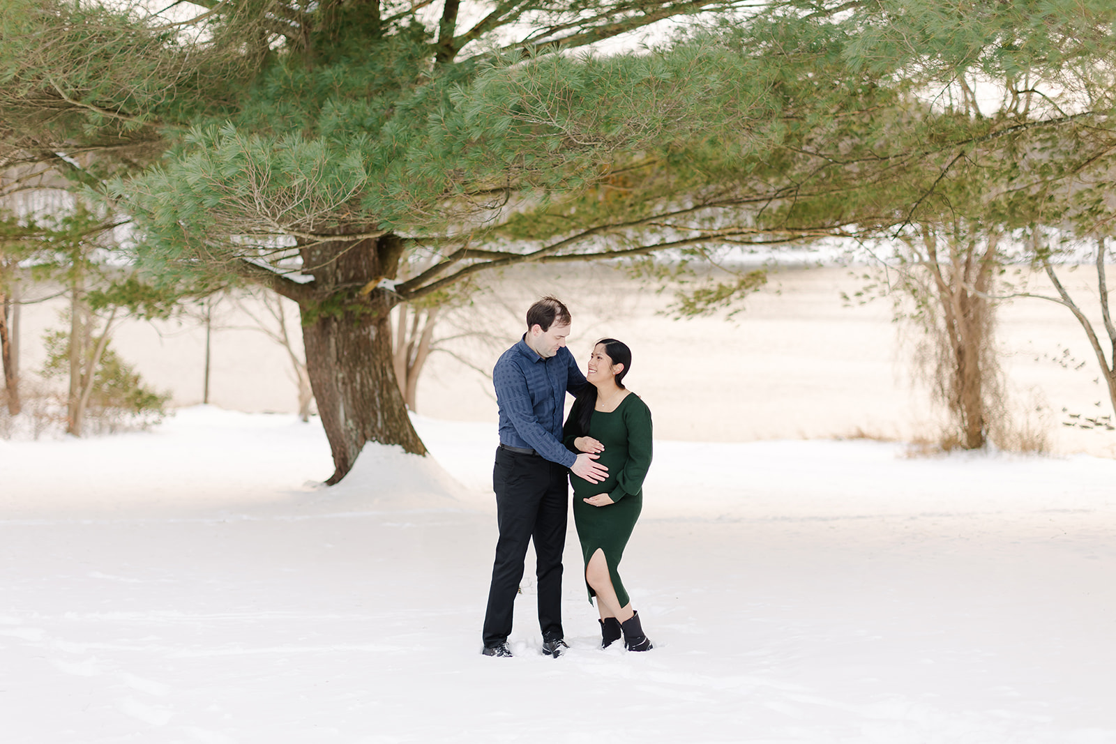 couple taking maternity portraits