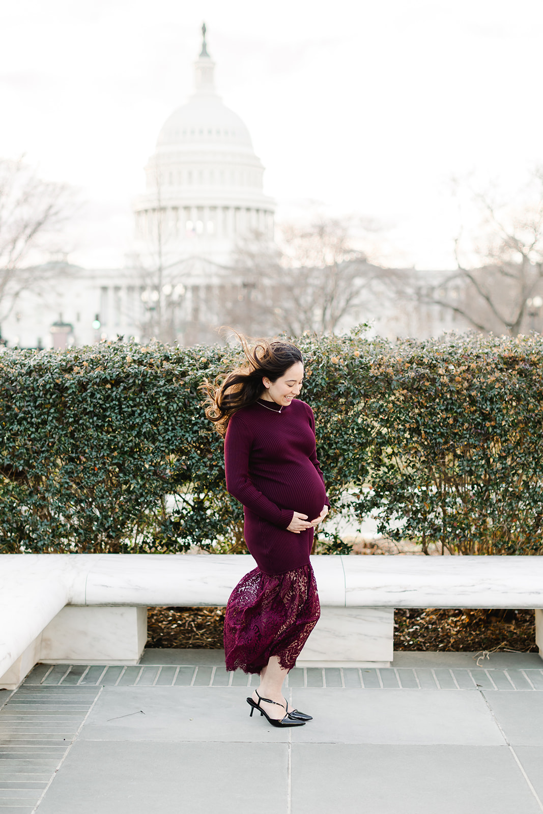 pregnant mom in front of the US capital building